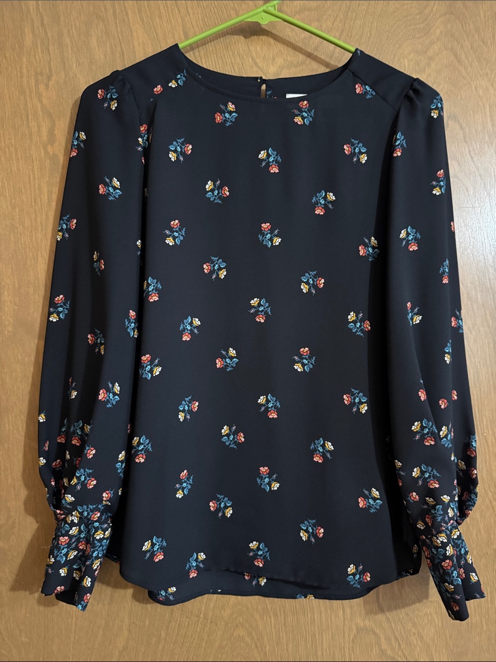 LOFT Navy Floral Long-Sleeve Blouse with Smocked Cuffs and Crew Neck